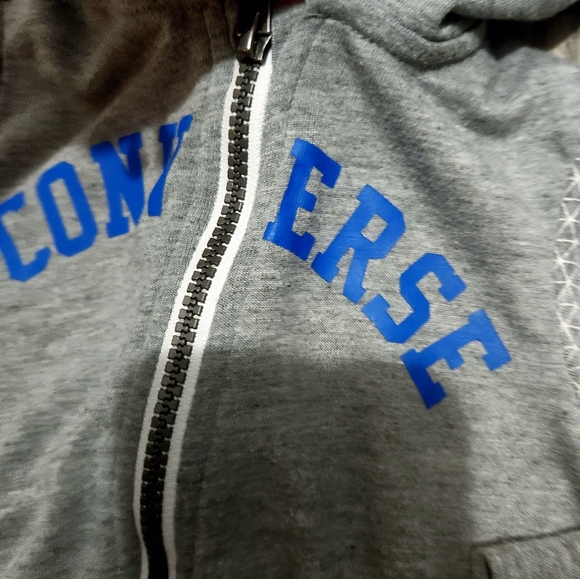 3 toddler Boy Hoodies, 18m/24m Dinoflauge, Converse & Camo print - Picture 8 of 12